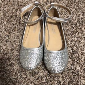 Girls silver glitter ballet flat shoes, size3.